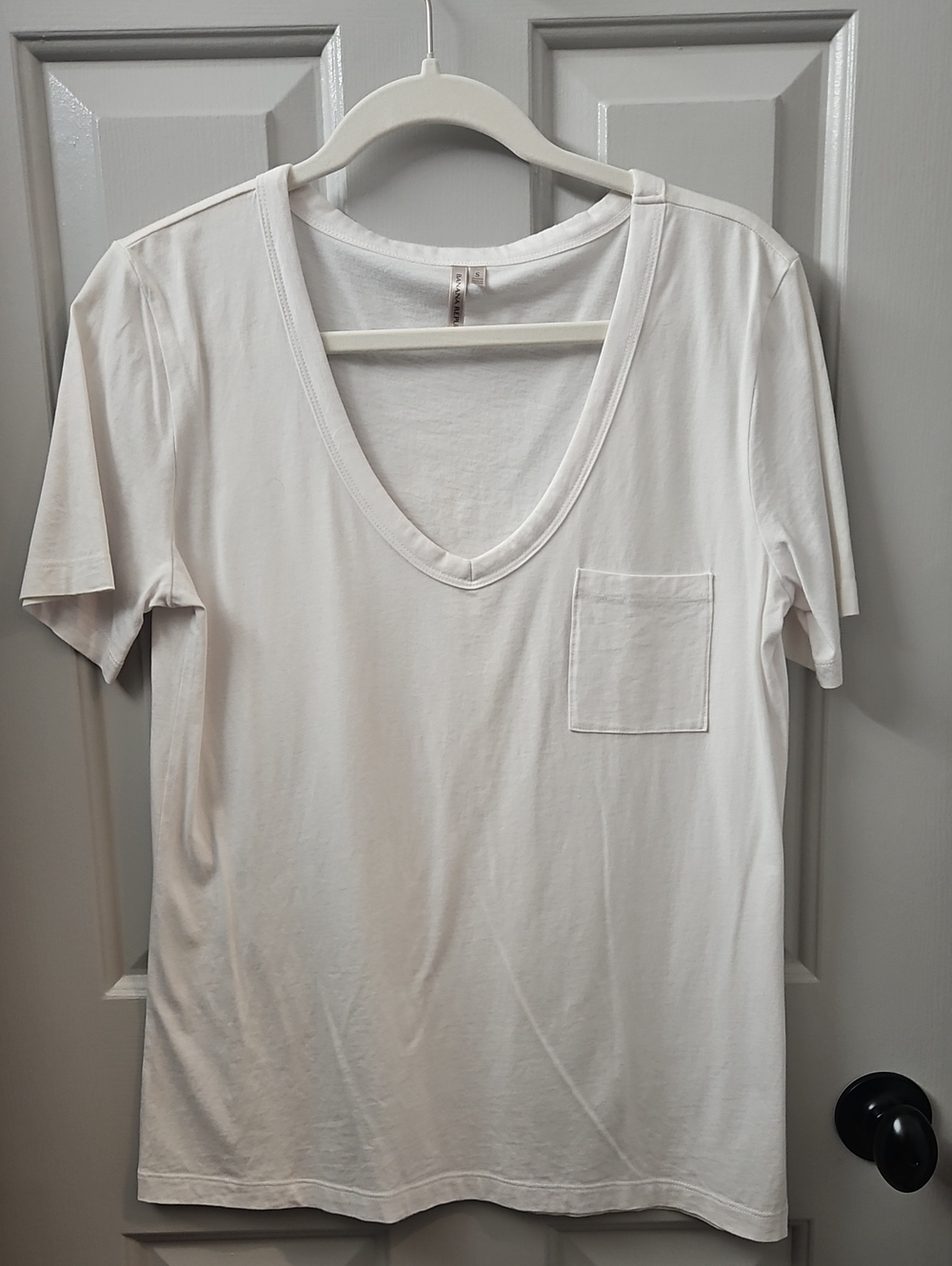 Banana Republic White V-Neck Pocket Tee